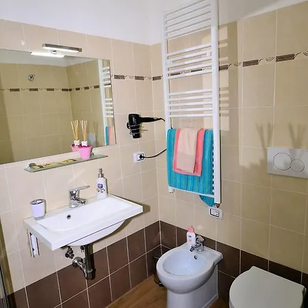 בית הארחה Lidiya בולוניה