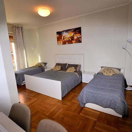 Lidiya Casa de hóspedes 4*