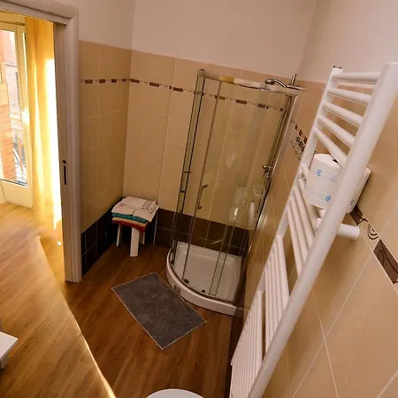 Lidiya بولونيا