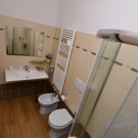 بيت ضيافة Lidiya بولونيا